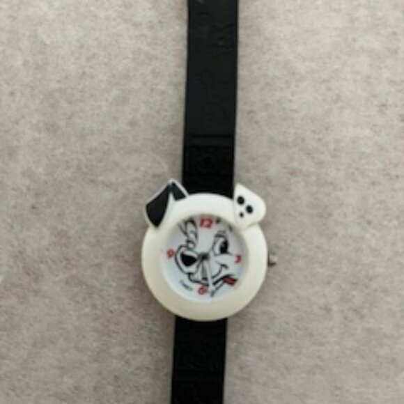 Walt Disney's 101 Dalmations Watch w/ NEW BATTERY - Picture 2 of 4